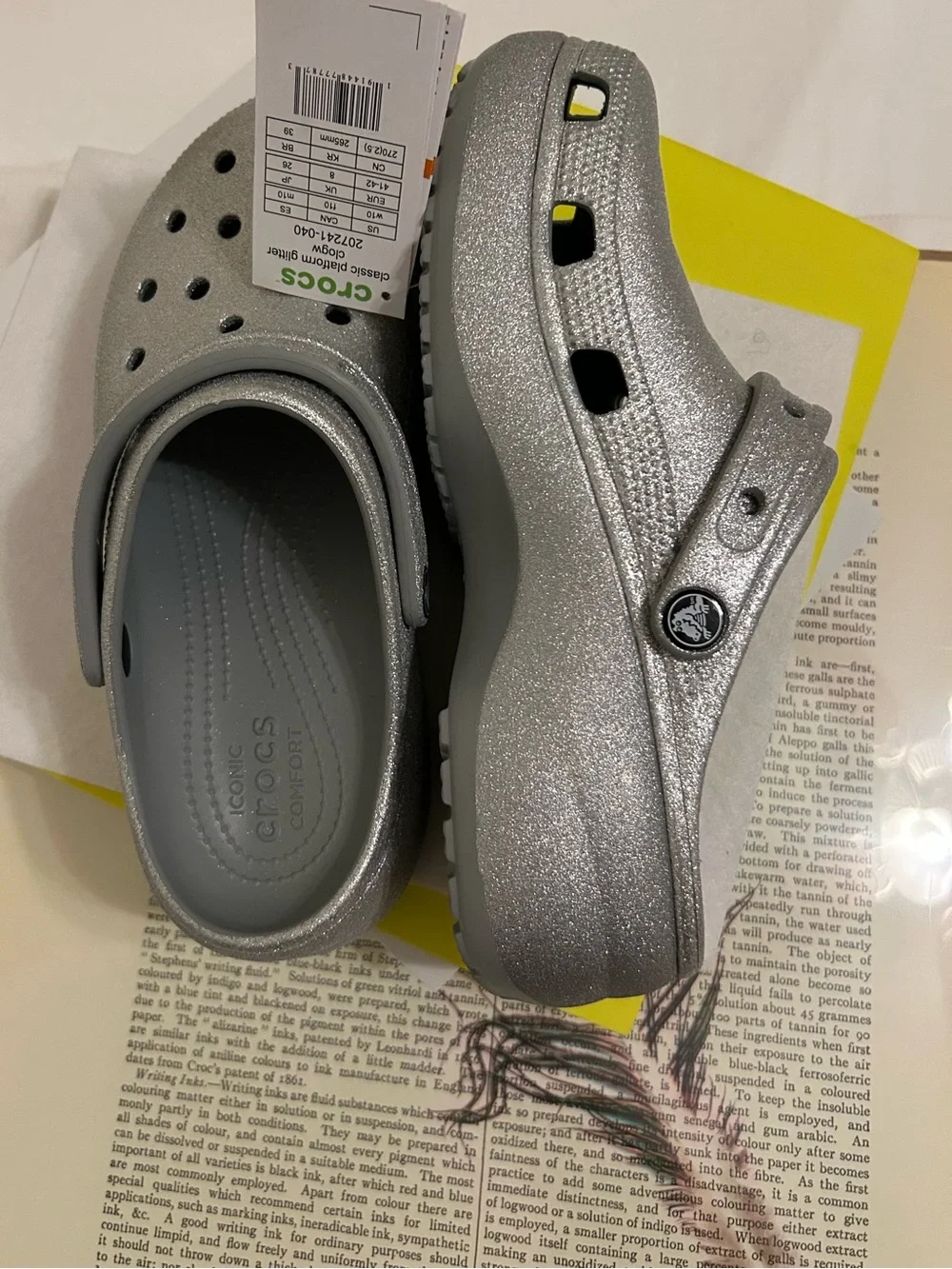CROCS (NWT) Silver Classic Glitter Platform Shoes - Unisex - Picture 7 of 8